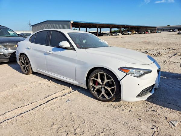 2018 ALFA ROMEO GIULIA TI RWD