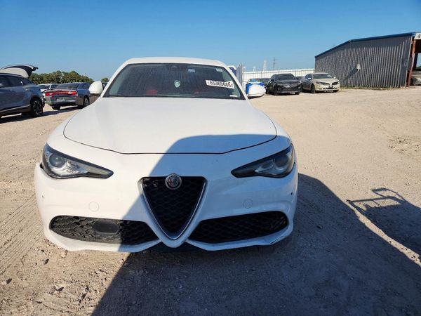 2018 ALFA ROMEO GIULIA TI RWD