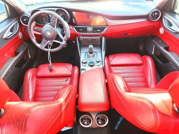 2018 ALFA ROMEO GIULIA TI RWD
