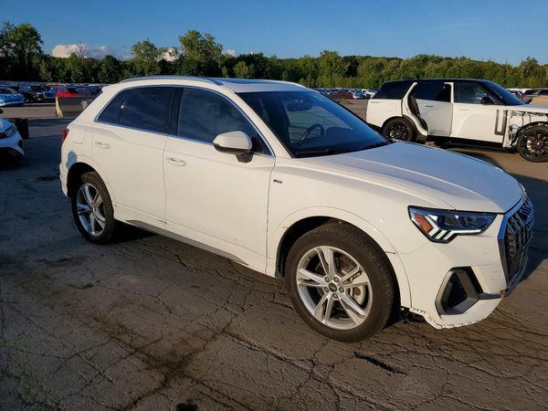 2024 AUDI Q3 S Line quattro Premium