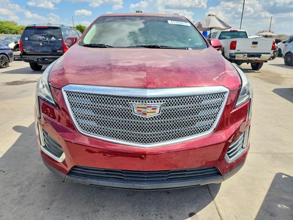 2017 CADILLAC XT5