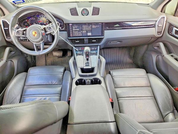 2019 PORSCHE CAYENNE