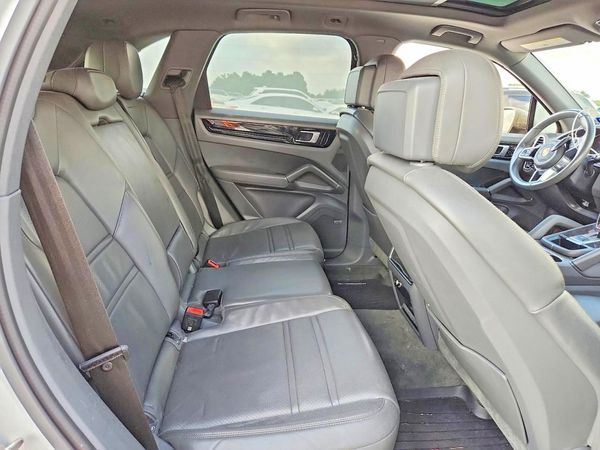 2019 PORSCHE CAYENNE