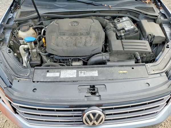 2018 VOLKSWAGEN PASSAT SE, SE w/ Technology