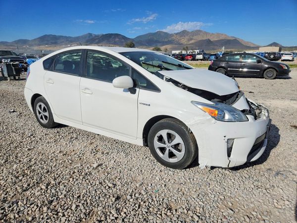 2015 TOYOTA PRIUS