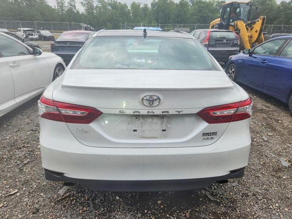 2018 TOYOTA CAMRY