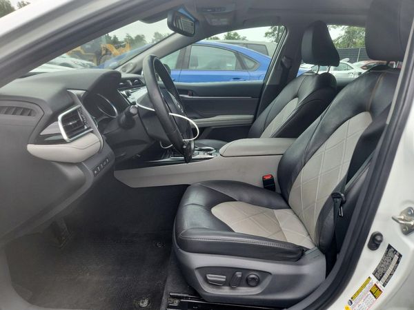 2018 TOYOTA CAMRY
