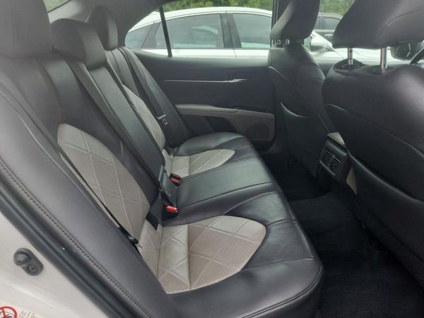 2018 TOYOTA CAMRY