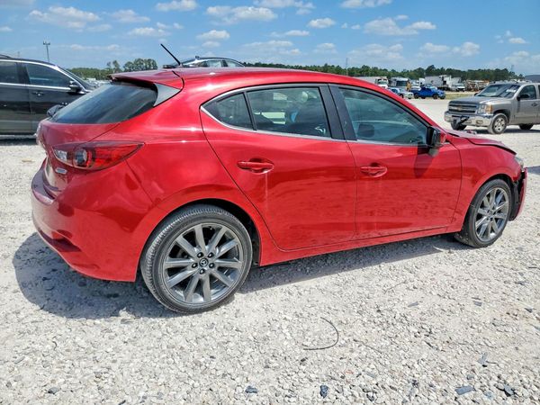 2018 MAZDA 3 Touring