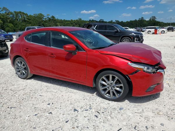 2018 MAZDA 3 Touring