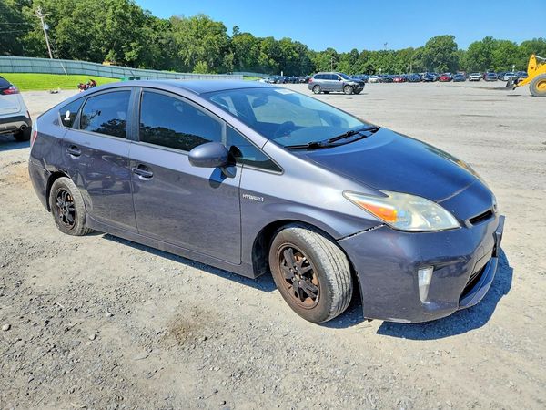 2015 TOYOTA PRIUS
