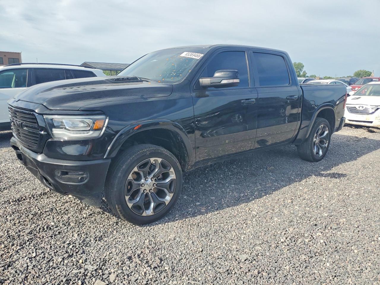 2022 RAM 1500 Laramie — Front 3/4
