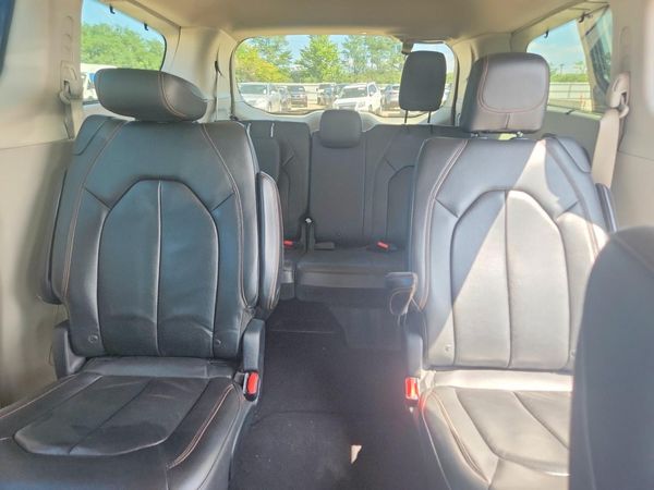 2017 CHRYSLER PACIFICA
