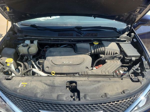 2017 CHRYSLER PACIFICA