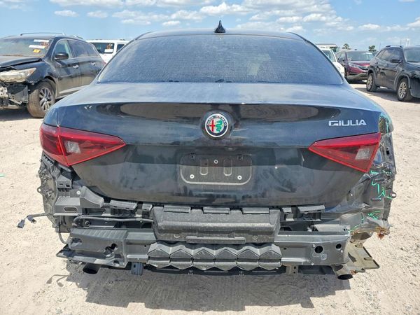2022 ALFA ROMEO GIULIA TI RWD