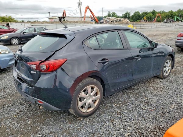 2016 MAZDA 3 SV/Base