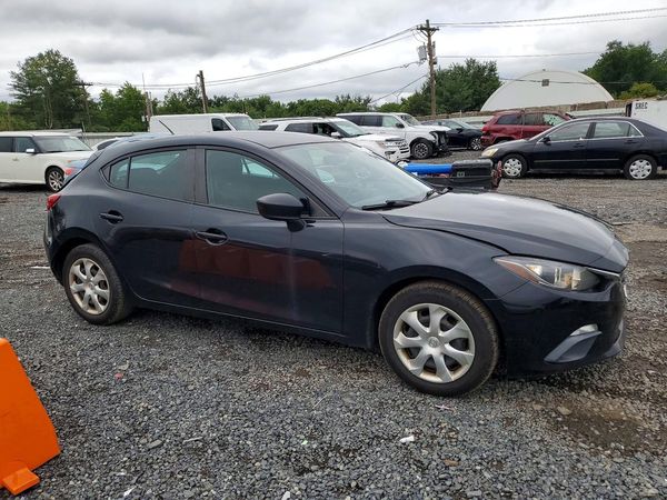 2016 MAZDA 3 SV/Base
