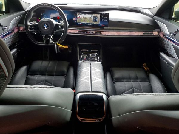 2024 BMW 760 xDrive