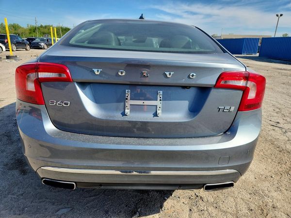 2016 VOLVO S60 SV35 Platinum