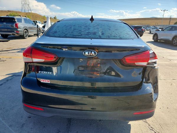 2018 KIA FORTE LX Base