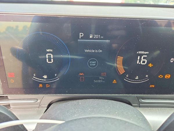 2024 HYUNDAI KONA SE