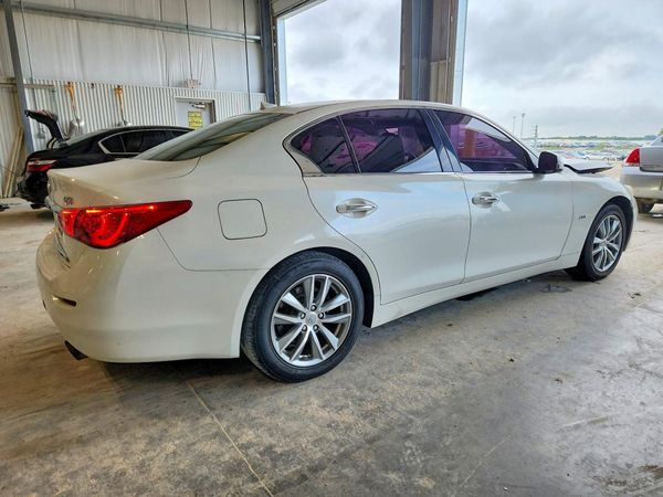 2016 INFINITI Q50