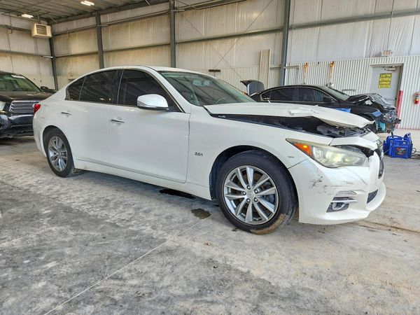 2016 INFINITI Q50