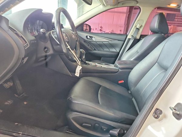 2016 INFINITI Q50