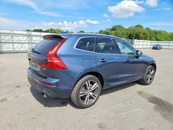 2019 VOLVO XC60 Momentum