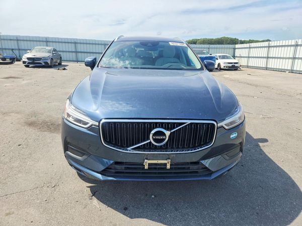 2019 VOLVO XC60 Momentum