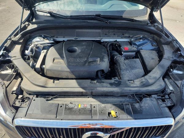 2019 VOLVO XC60 Momentum