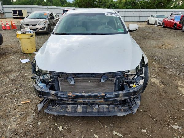 2015 KIA OPTIMA GL - Middle-low