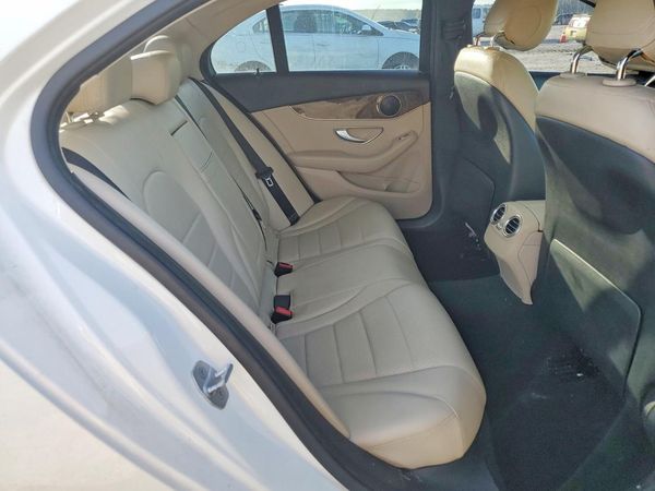 2016 MERCEDES-BENZ C C300