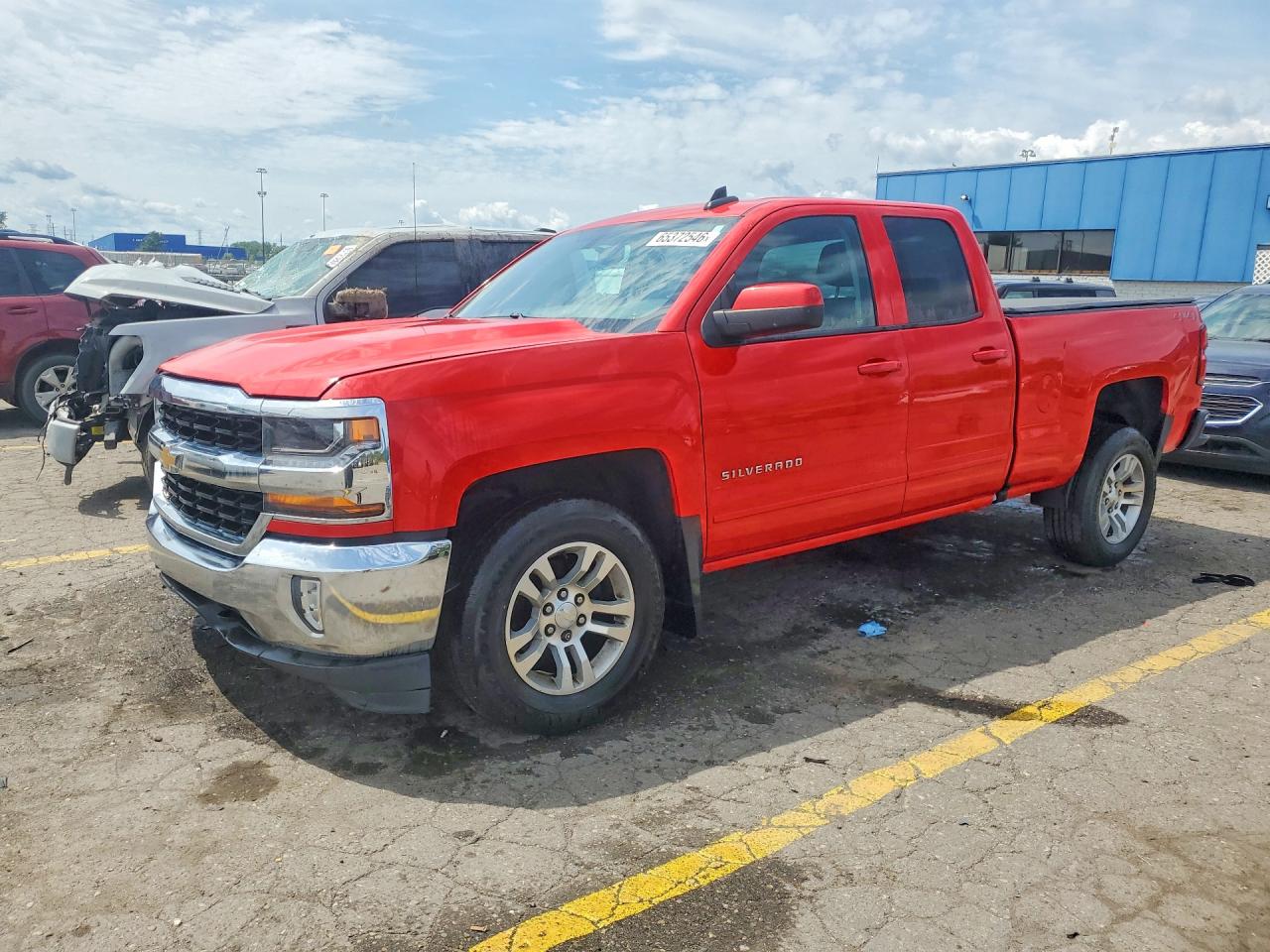 2019 CHEVROLET SILVERADO LT — Front 3/4