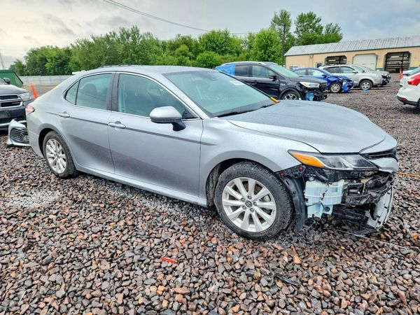 2019 TOYOTA CAMRY L/LE/SE/XLE — Passenger 3/4