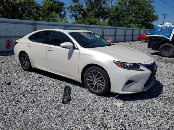 2017 LEXUS ES