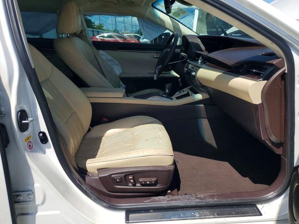 2017 LEXUS ES