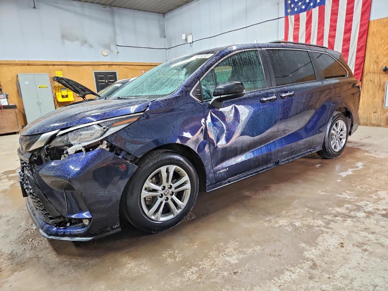2021 TOYOTA SIENNA