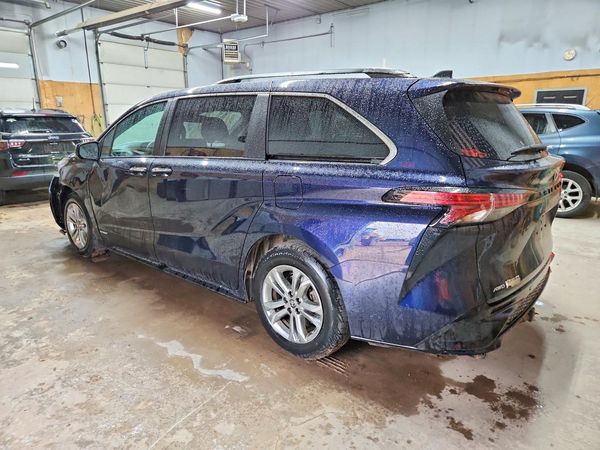 2021 TOYOTA SIENNA