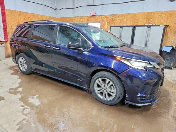 2021 TOYOTA SIENNA
