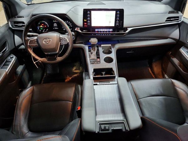 2021 TOYOTA SIENNA