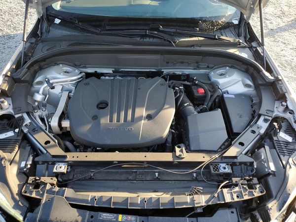 2025 VOLVO XC60 Plus Dark