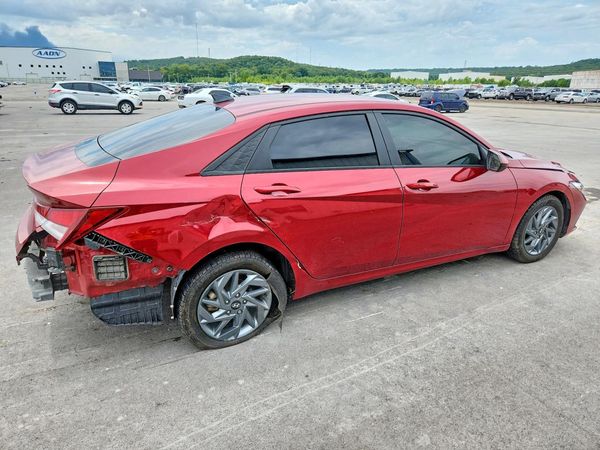 2024 HYUNDAI ELANTRA