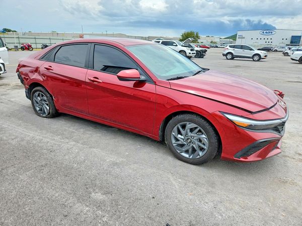 2024 HYUNDAI ELANTRA