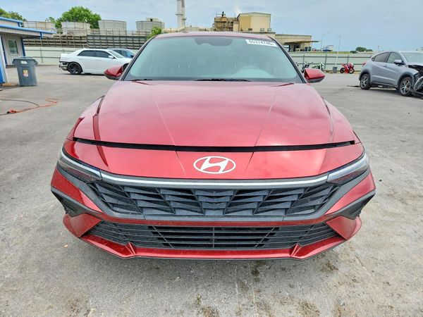 2024 HYUNDAI ELANTRA
