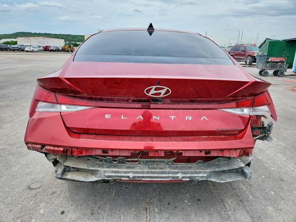 2024 HYUNDAI ELANTRA