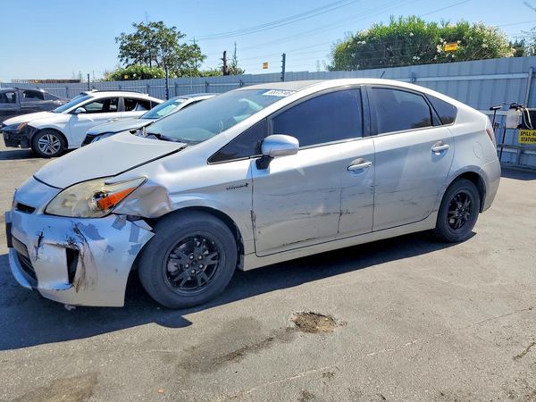 2015 TOYOTA PRIUS