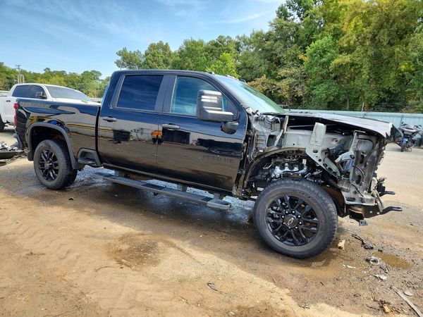 2025 CHEVROLET SILVERADO Custom — Passenger 3/4