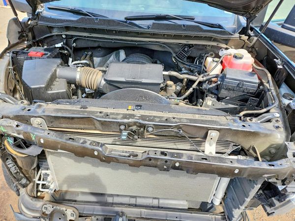 2025 CHEVROLET SILVERADO Custom — Engine bay