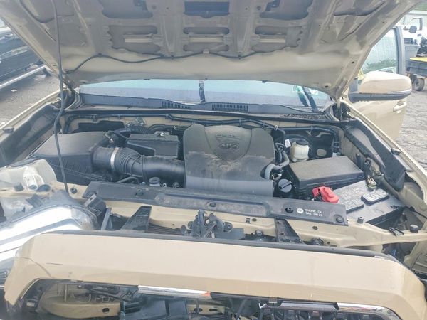 2019 TOYOTA TACOMA SR5